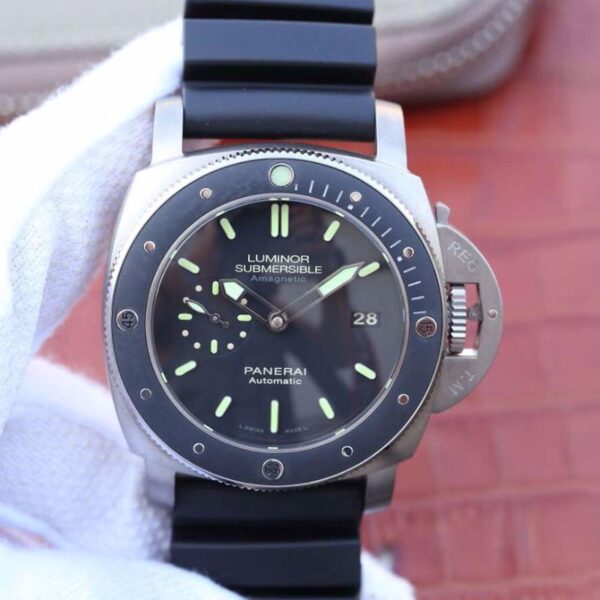 Panerai Luminor Submersible 1950 Amagnetic 3 Days PAM389 VS Factory Hot Replica Watches V2 Black Dial