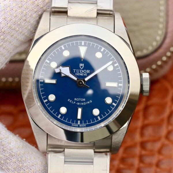 Tudor Heritage Black Bay M79540-0004 TW Factory Hot Replica Watches Blue Dial