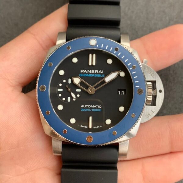 Panerai Submersible PAM01209 VS Factory Hot Replica Watches Black Strap - Hot Replica Watches