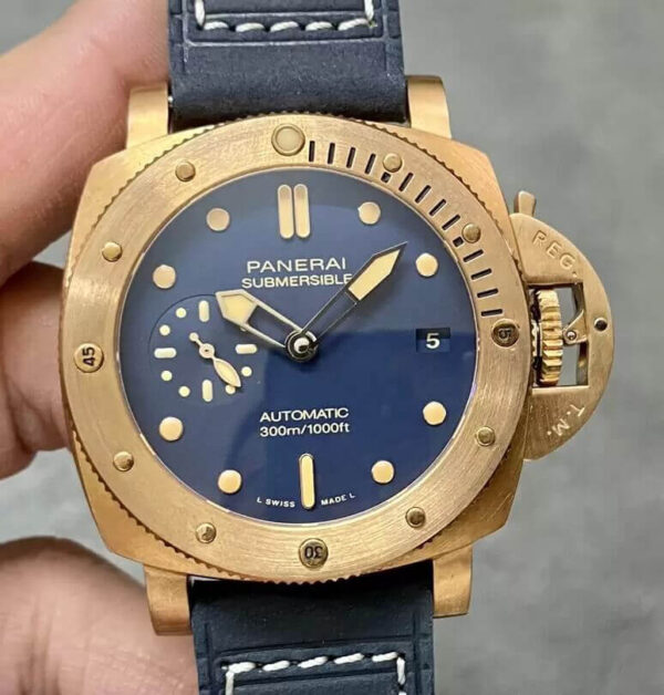 Panerai Submersible PAM01074 VS Factory Hot Replica Watches Gold Case - Hot Replica Watches